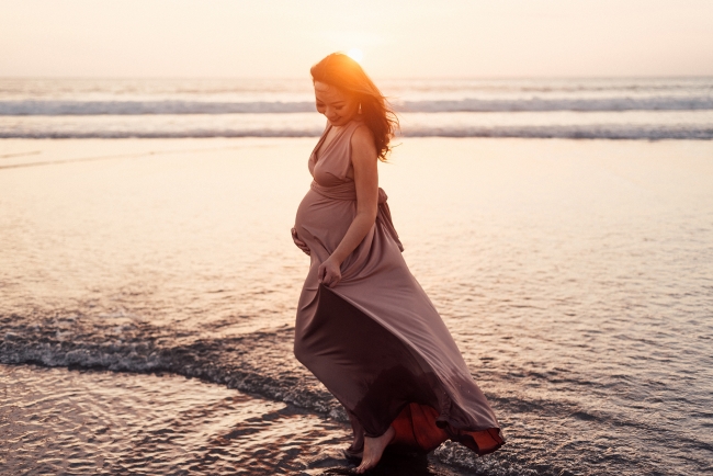 charlene maternity photoshoot in seminyak beach